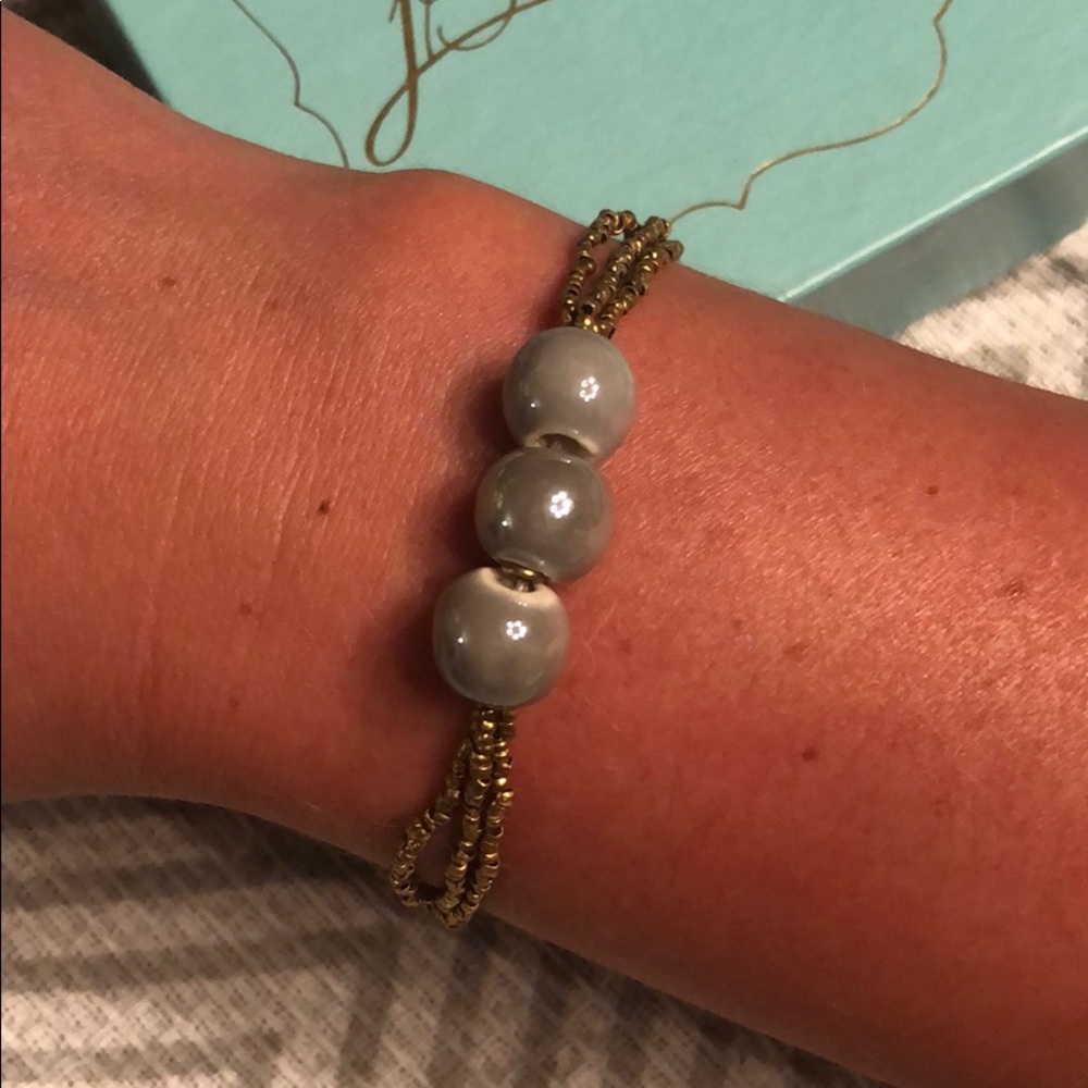 Gray 3 bead & gold bracelet
